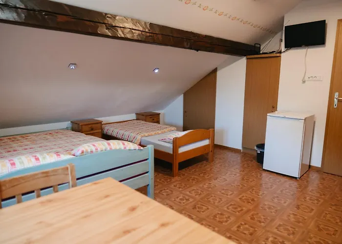 Eko Homestead Luka - Escape Room, Archery, Bbq, Rafting And - بيت ضيافة 3*