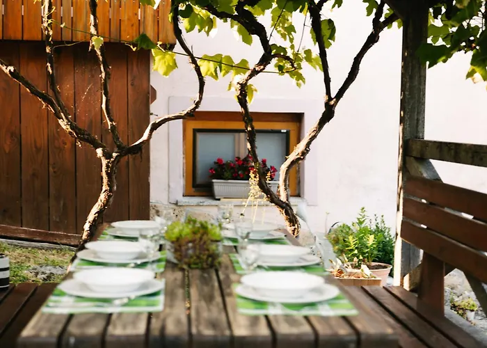 Eko Homestead Luka - Escape Room, Archery, Bbq, Rafting And - بيت ضيافة 3*